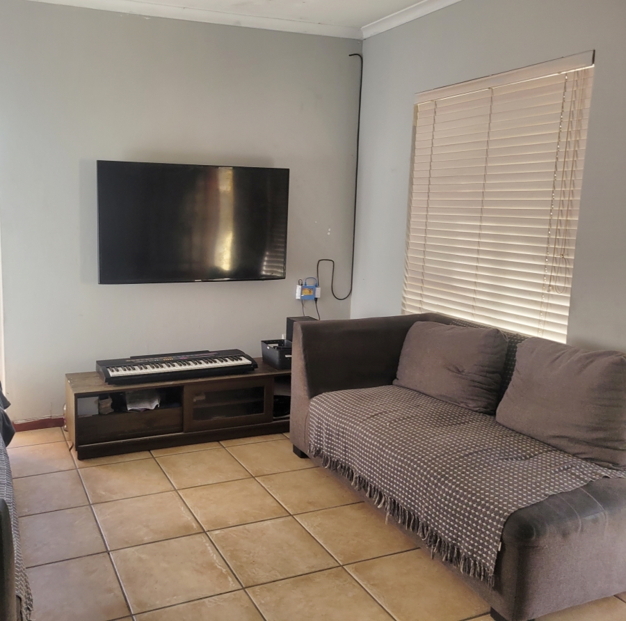 3 Bedroom Property for Sale in Stellendale Western Cape